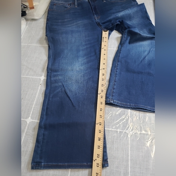 Madewell Cali Demi-Boot Jeans,  Color blue, Size 33P - Picture 6 of 11